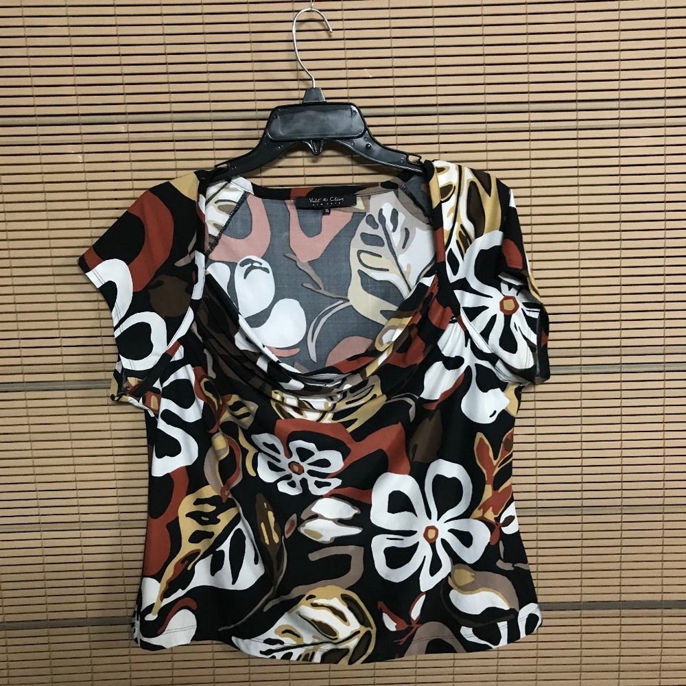 Violet & Claire Floral Blouse SIZE: XL